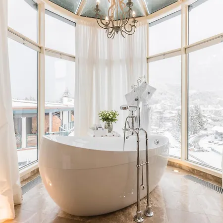 Alpin Sacher 5* זיפלד אין טירול