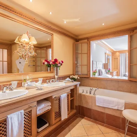 Alpin Sacher מלון 5*