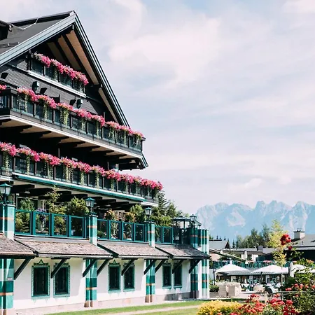 Alpin Sacher Otel Seefeld in Tirol