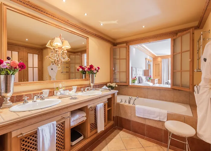 Alpin Sacher ホテル 5*