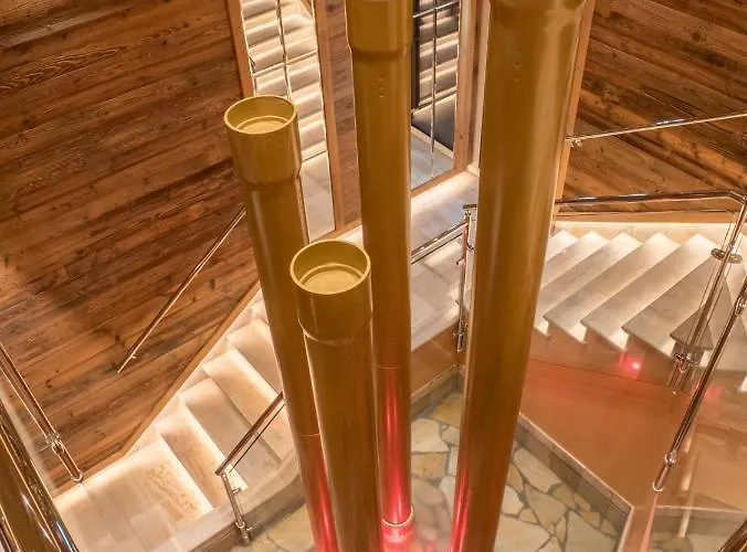 ホテル Alpin Sacher 5*