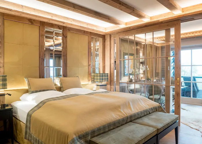 Готель Alpin Sacher 5*