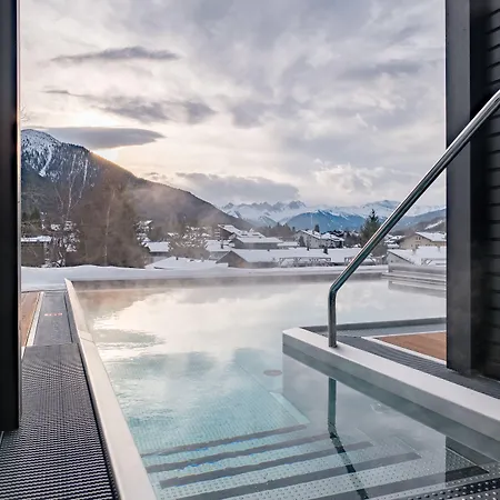 Ξενοδοχείο Alpin Sacher 5*
